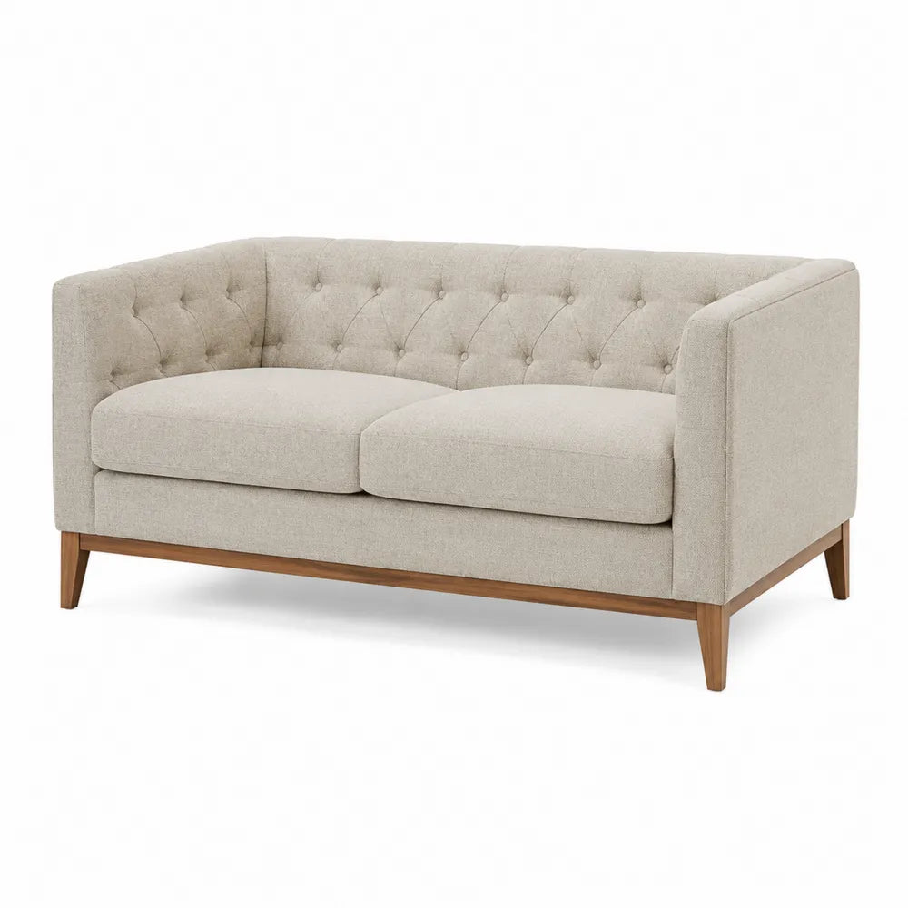 Beżowa dwuosobowa sofa z tkaniny lnianej z drewnianymi nogami